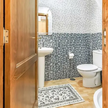 Overlooking The Ocean Apartamento