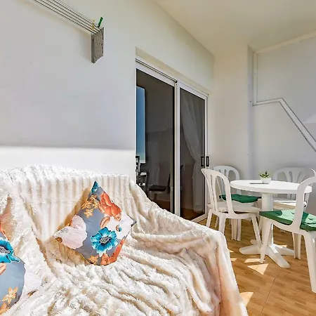 Overlooking The Ocean Appartement