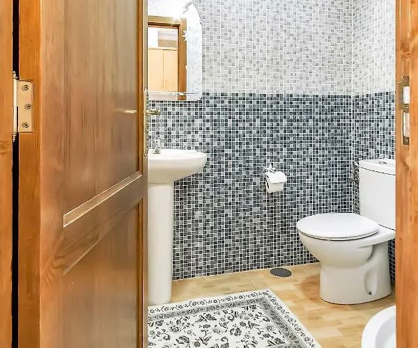 Overlooking The Ocean Apartamento