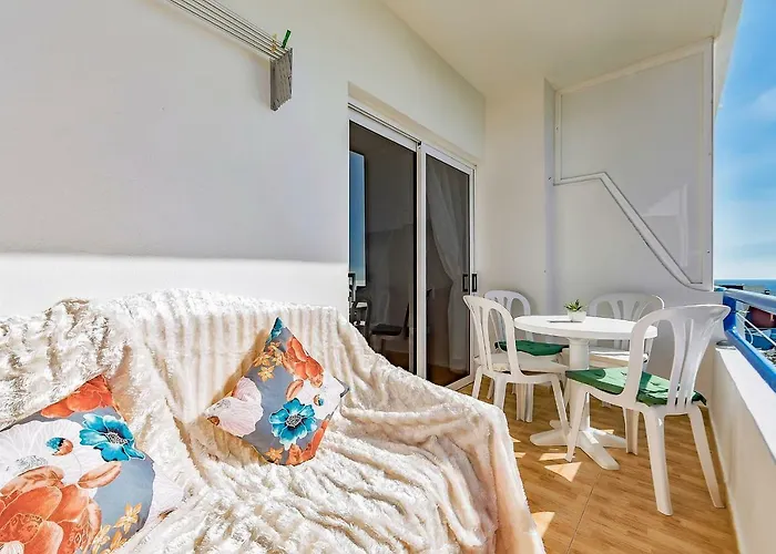 Overlooking The Ocean Apartamento